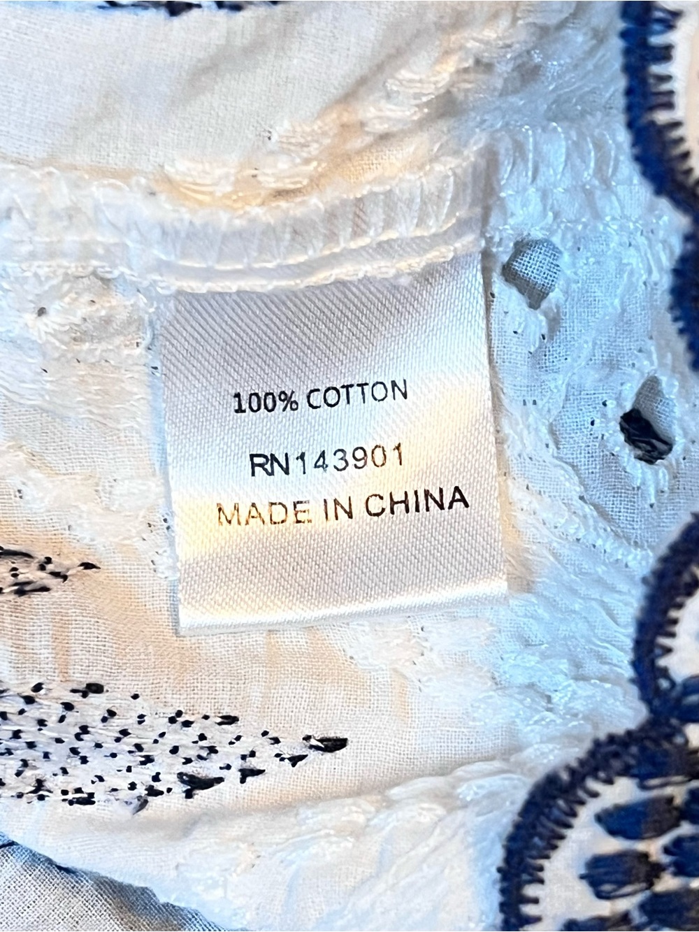 Coco + Carmen L/XL White Blue Floral Eyelet Off Shoulder Boho Blouse - Picture 7 of 10